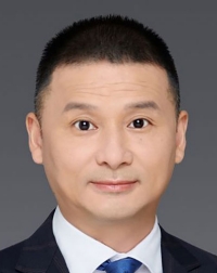 孙逸    